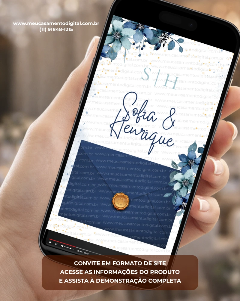 Convite de casamento azul interativo com envelope digital, flores azuis e lacre dourado.