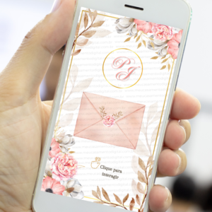 Envelope digital de convite de casamento floral rosé com detalhes dourados e lacre exibido na tela de um celular.