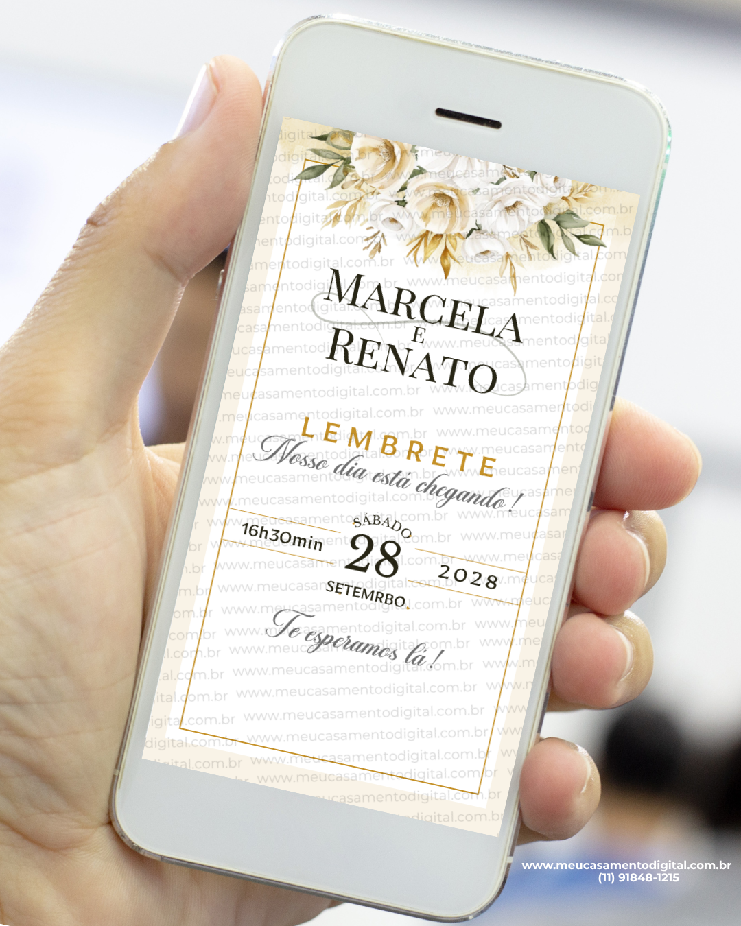 Lembrete digital de casamento dourado com flores elegantes em tons de dourado exibido no celular.