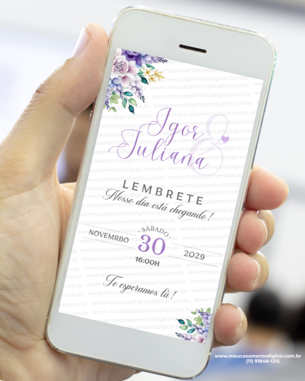Lembrete para casamento lavanda com flores delicadas em tons lilás no celular