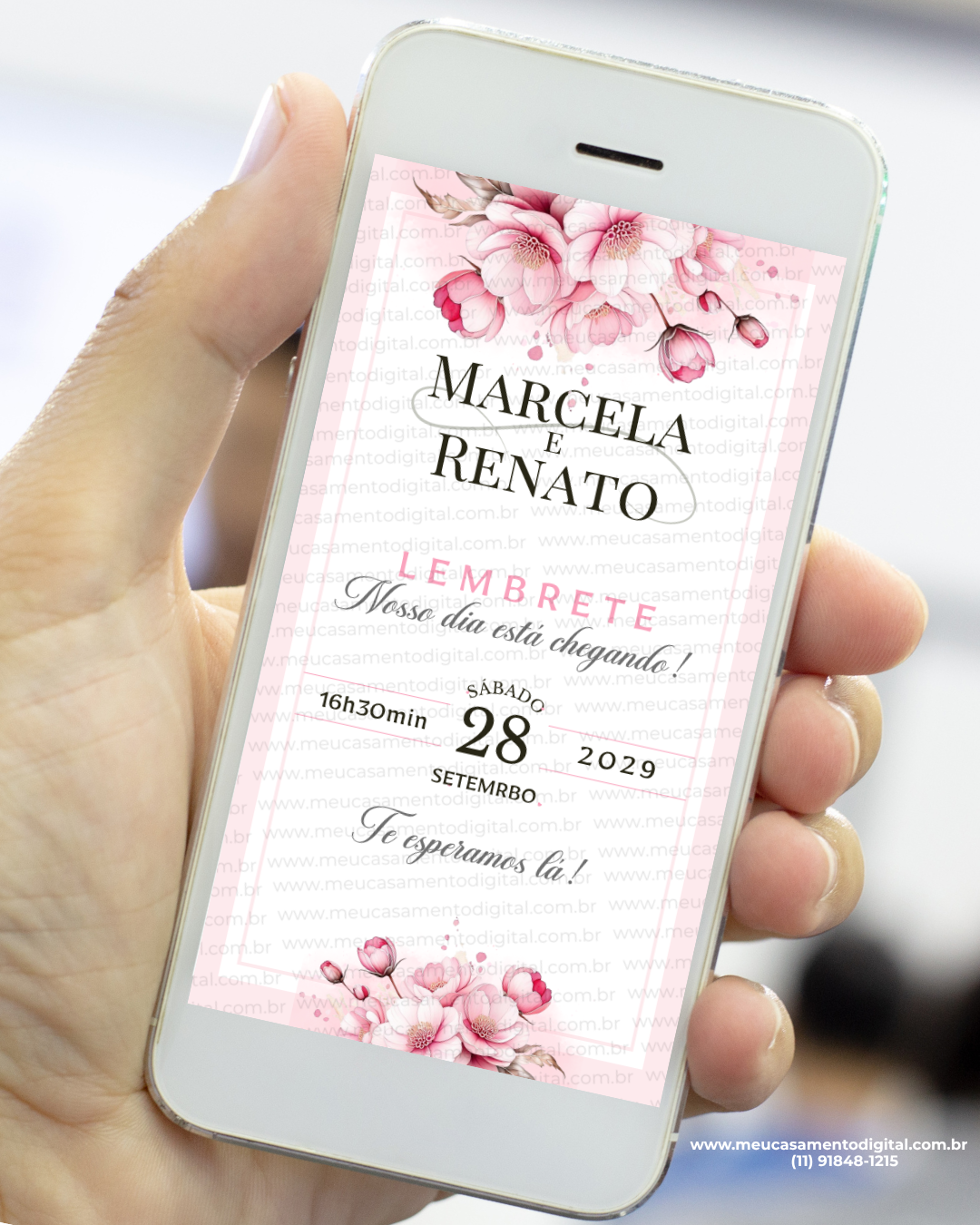 Lembrete digital de casamento rosa floral com flores delicadas exibido no celular para lembrar os convidados da data.