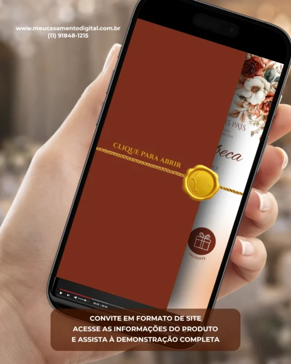 Convite para casamento terracota interativo com envelope digital exibido em smartphone, com envelope digital e design elegante para enviar pelo WhatsApp.
