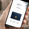 Convite de casamento azul petróleo digital com envelope elegante, selo dourado e detalhes florais.